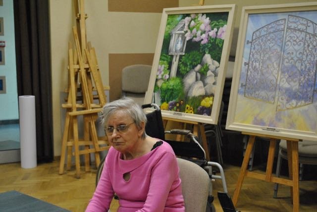 Seniorzy na wystawie i warsztatach